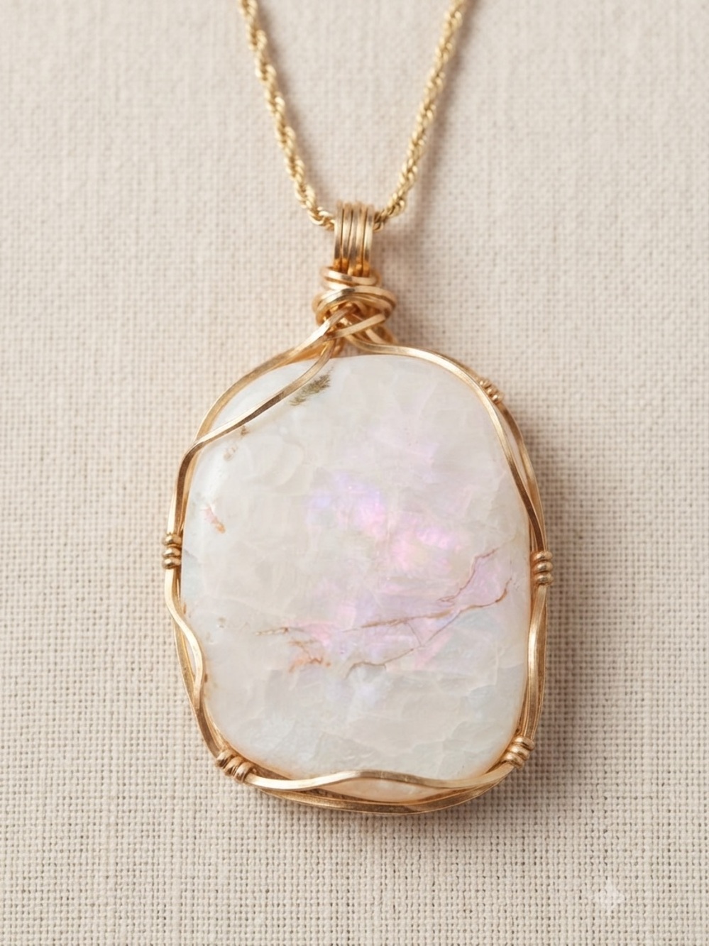 Vintage gold tone wire wrapped iridescent crackle agate statement pendant nec